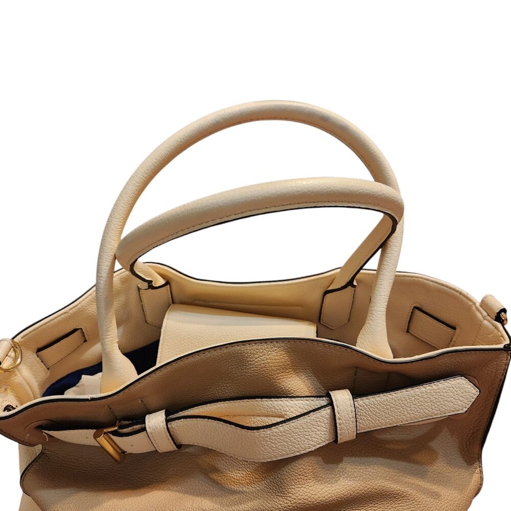 Beautiful Reed Beige and Tan Shoulder Purse - Picture 12 of 16